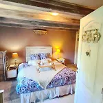 Le Doux Nid Bed & Breakfast 3*
