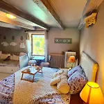 Le Doux Nid Bed & Breakfast